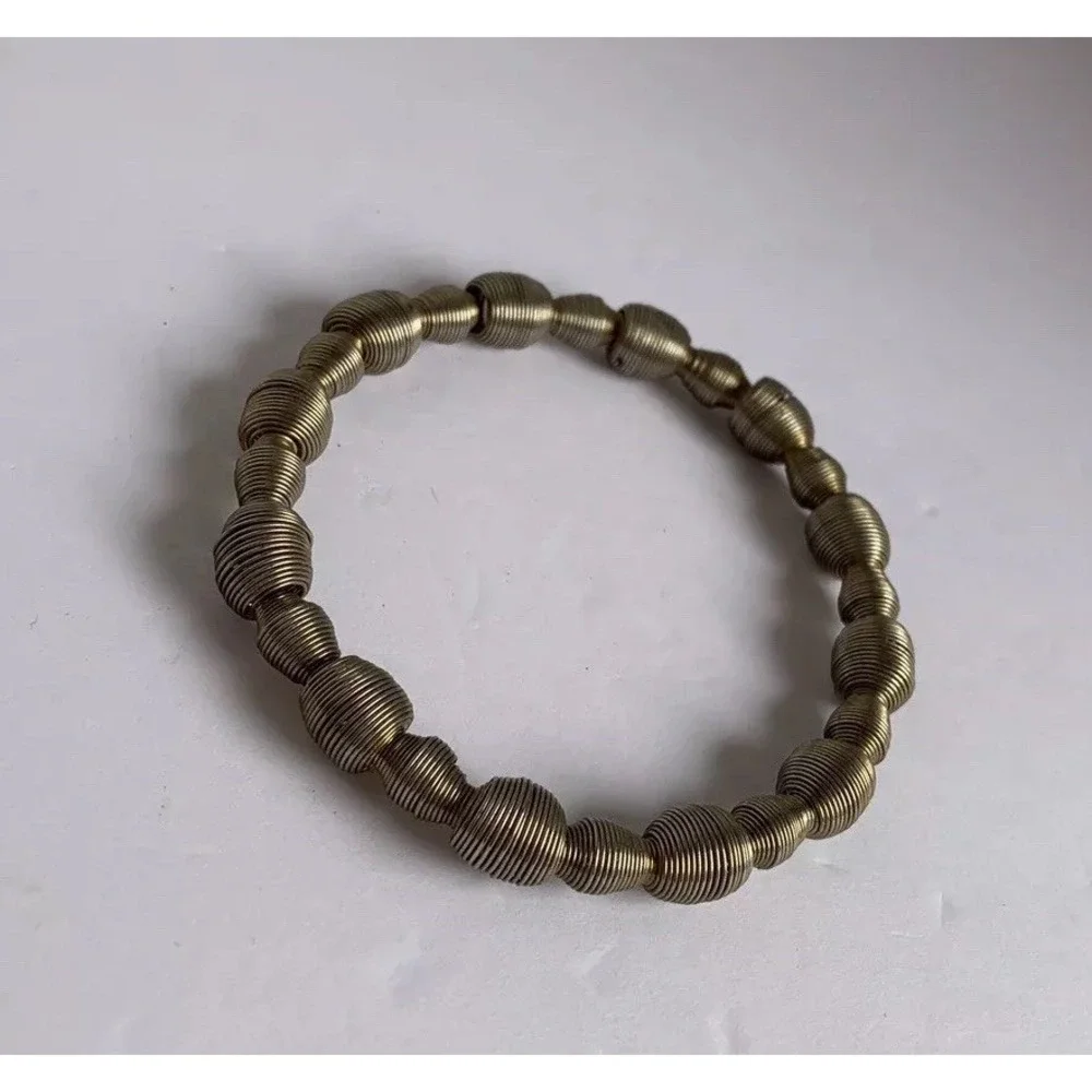 Bracelet Gold Brass Tone‎ Delicate Vintage Small Round Design Accents Bangle